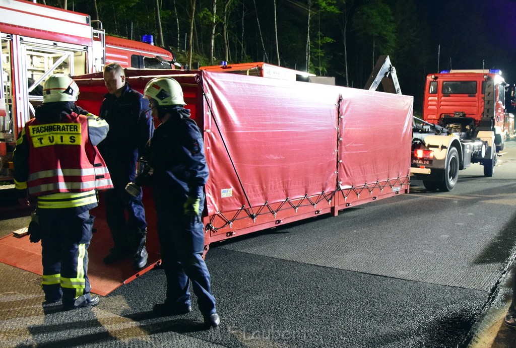 VU Gefahrgut LKW umgestuerzt A 4 Rich Koeln Hoehe AS Gummersbach P710.JPG - Miklos Laubert